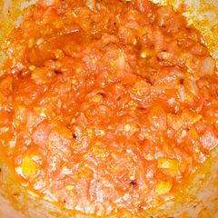 A picture of Tomato 🍅 veggie with boiled potato.