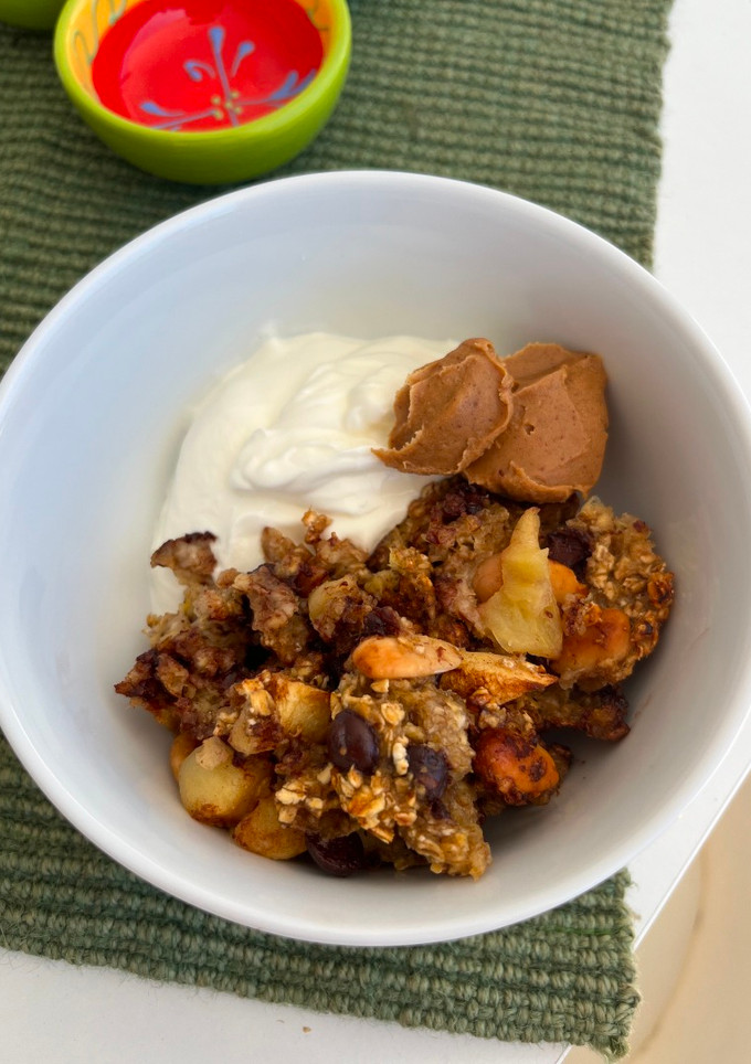 Una foto de Granola con plátano maduro