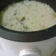 Arroz blanco en olla arrocera