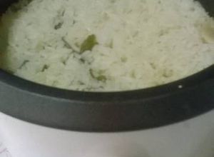 Una foto de Arroz blanco en olla arrocera