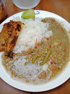 Una foto de Lentejas, Arroz & Chuleta de Res