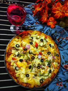 A picture of Cheese Burst Veg Pizza.