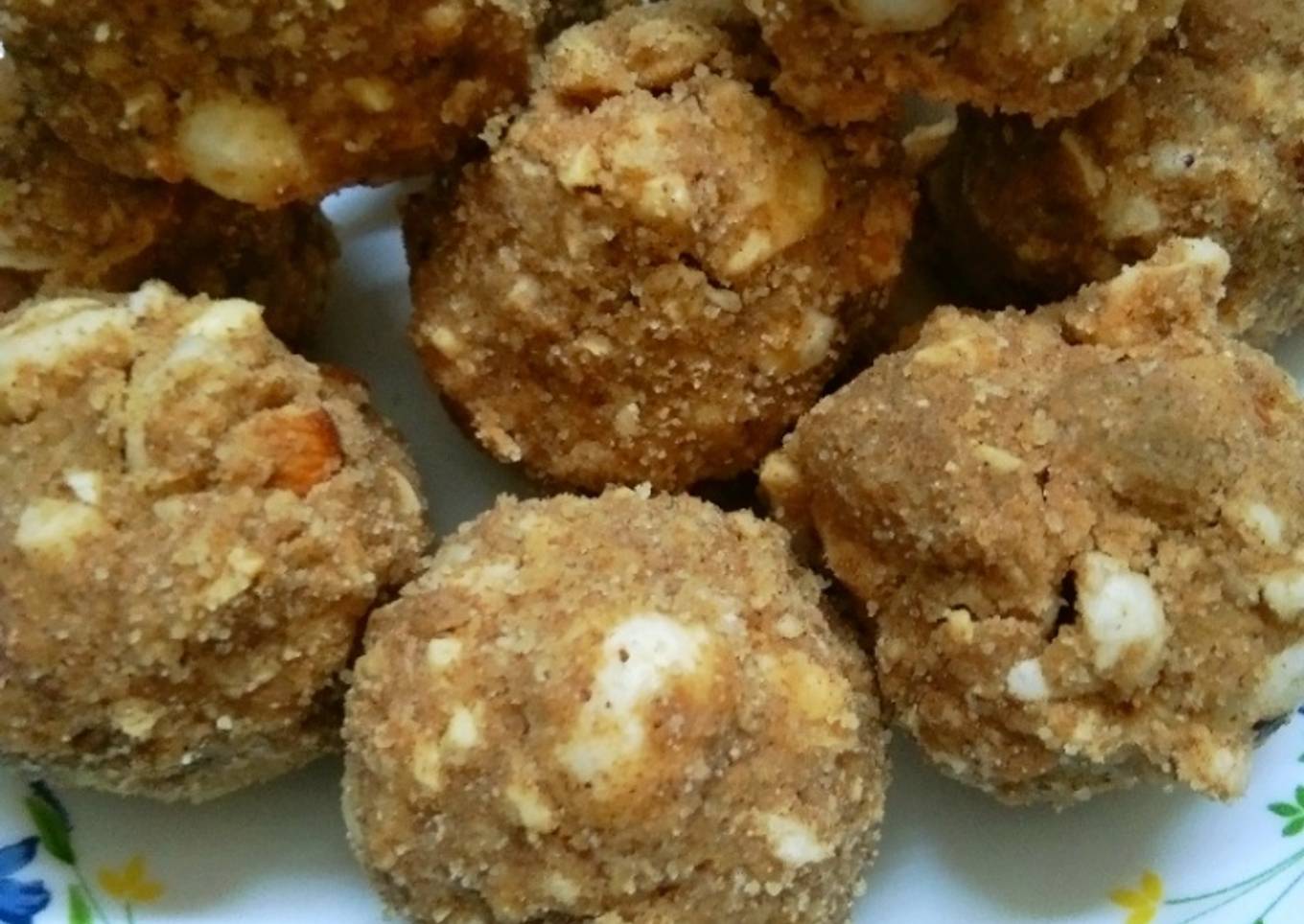 Gond ke laddoo