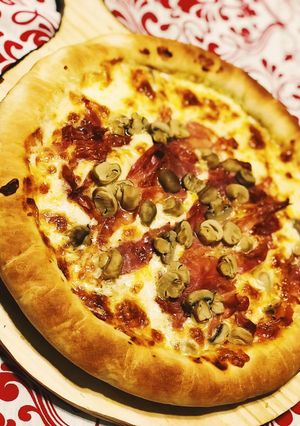 Una foto de Pizza Mozza Lovers (bordes rellenos)