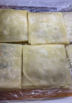 A picture of Chicken box patties.