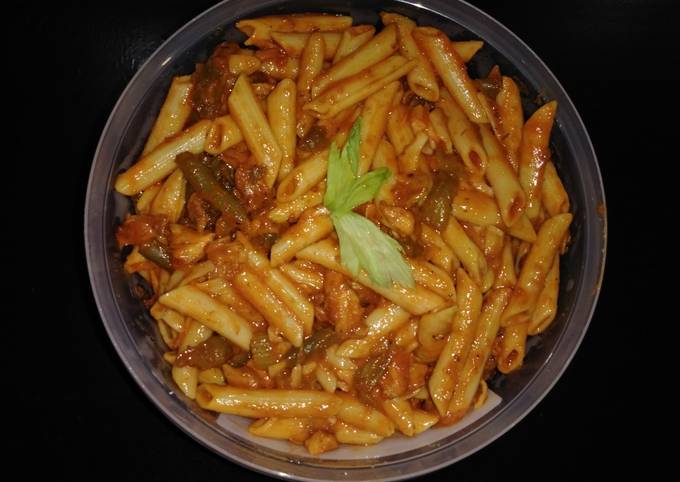Pasta con pollo en salsa de tomate tradicional italiana Receta de ns970614-  Cookpad
