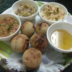 A picture of Litti Chokha.