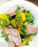 Chân giò hầm bí đỏ