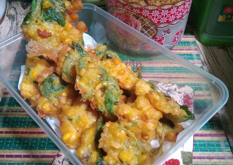 Bagaimana Membuat ☀️Bakwan Jagung campur Bayam☀️ yang simpel