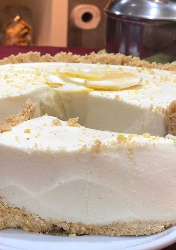 Una foto de Tarta de mousse de limón o lemon pie