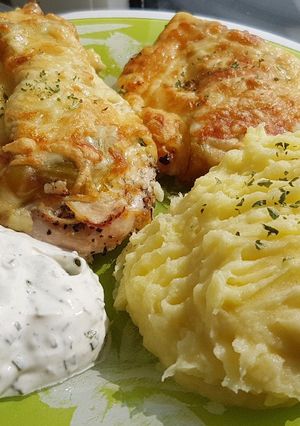 Rakott, fűszeres csirkemell, krumplipüré, a kedvenc "mártogatóssal" recept fotója