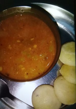 A picture of Idli.