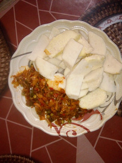 A picture of Yam and vegetable source.