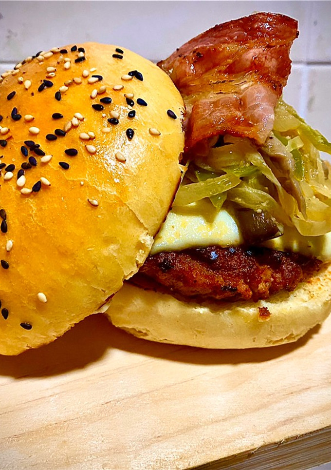Una foto de Pan de hamburguesa casero 🍔🤤