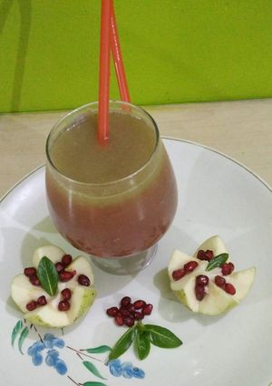 A picture of Pomegranate Guava Mocktail.