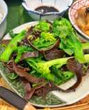 Cải Rổ Xào Nấm Mèo Chay