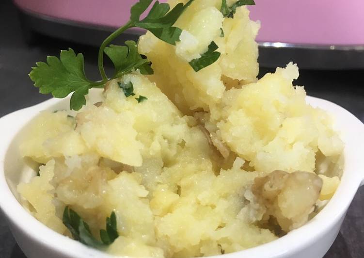 Recipe of Ultimate Skin On Parsley Mash