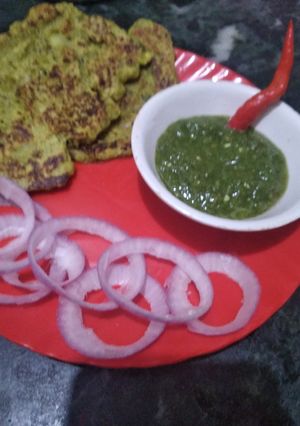 A picture of Sprouted moong cheela.