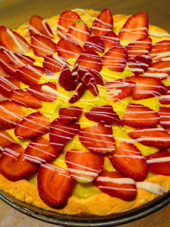 Una foto de Tarta de frutilla y pastelera, con masa de harina de arroz