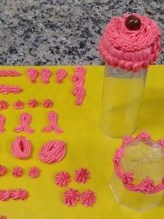 Una foto de Glasé real para decorar huevos de pascua