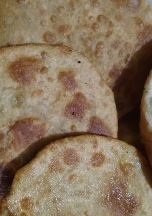 आलू की कचौड़ी (aloo ki sabzi recipe in Hindi) रेसिपी मुख्य फोटो