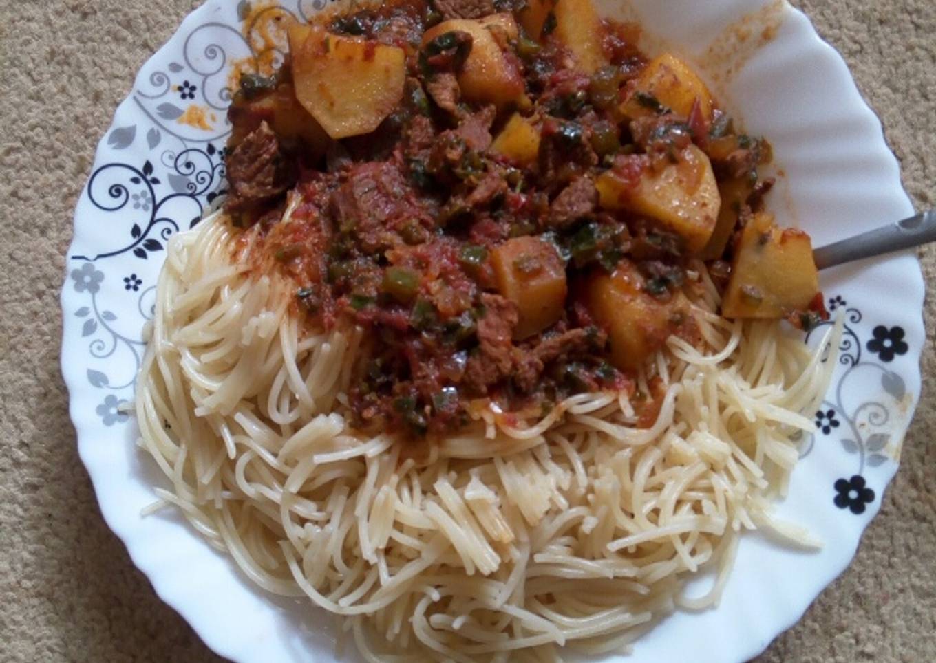 Spaghetti and beef stew