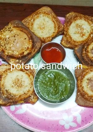 A picture of Potato sandwich.