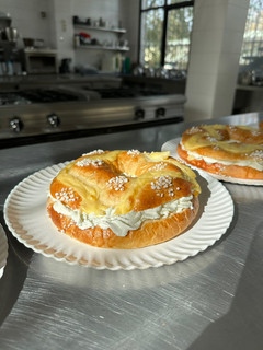 Foto principal de Corona de la Almudena (masa bollería brioche)