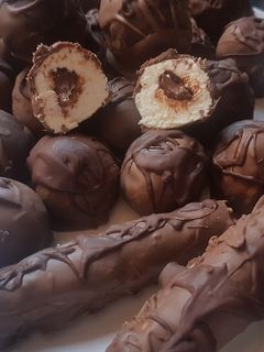 Nutellával töltött Túrógolyó(Bonbon) és Túró rudi recept fotója