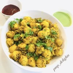 A picture of Sooji Balls.