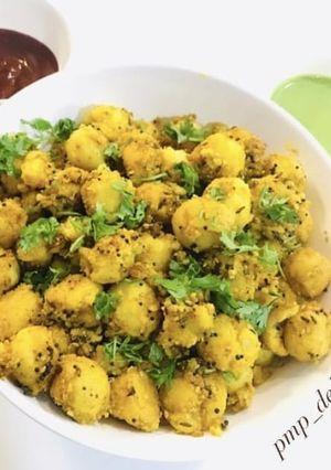 A picture of Sooji Balls.