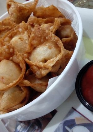 A picture of Chicken wontons.