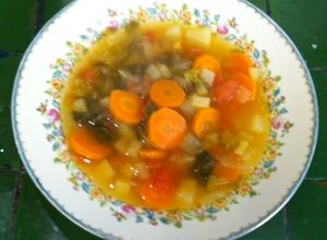 Una foto de Sopa Rusa con papas y apio