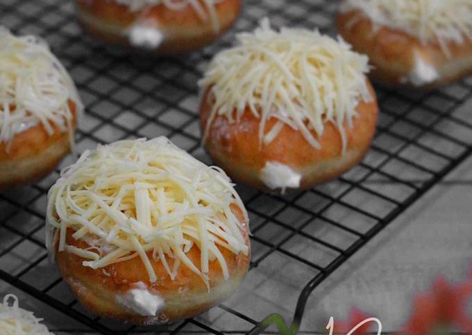 Roti Jabrik (Bomboloni w/filling)