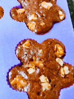 Una foto de Muffins de chocolate y nueces🧁