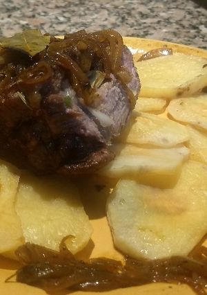 Una foto de Colita de cuadril rellena, flameada y al horno
