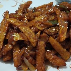 A picture of Honey chilli potatoes.