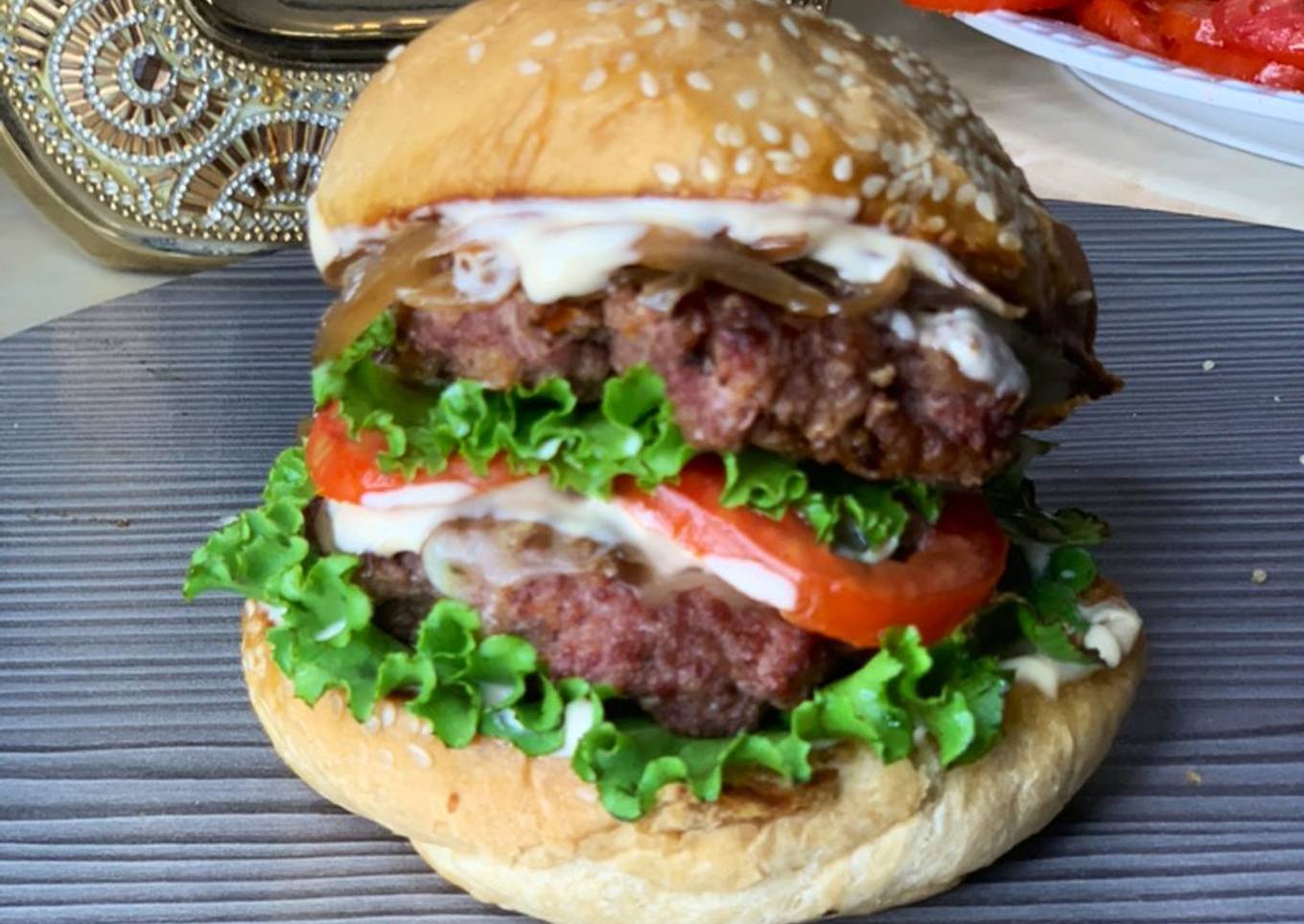 Creamy beef burger