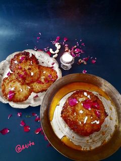 নলেন গুড়ের মালপোয়া(Nolen gurer malpua recipe in Bengali) রেসিপির প্রধান ছবি