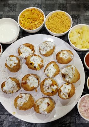 દહીં પૂરી (Dahi Poori Recipe In Gujarati) રેસીપી મુખ્ય ફોટો