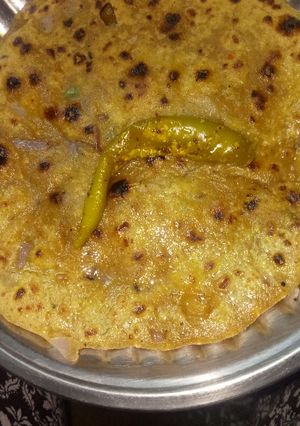 A picture of Leftover daal paratha.
