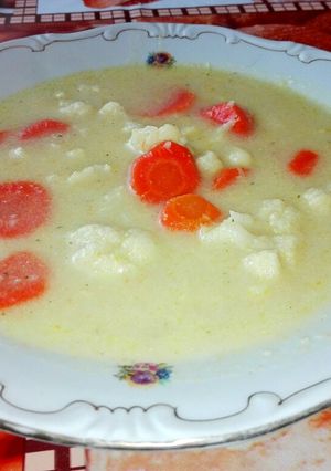 Tejfölös karfiolleves recept fotója