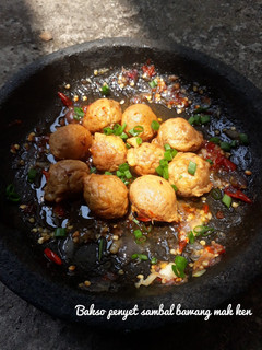 Foto resep Bakso penyet sambal bawang