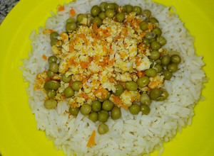 Una foto de Arroz Arvejado con Pollo