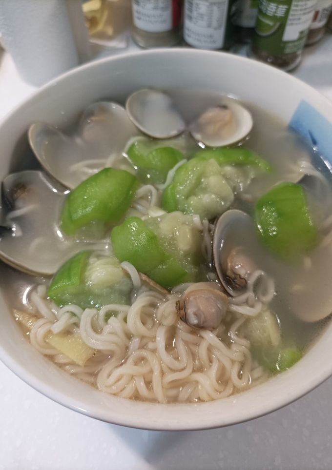 蛤蜊絲瓜麵 的食譜成品照片