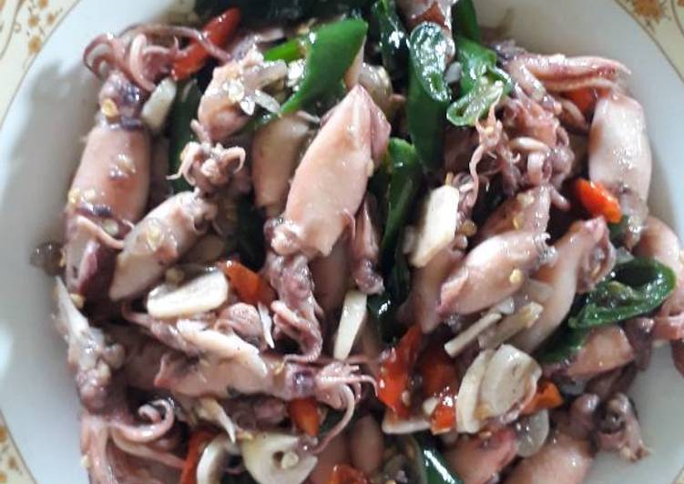 Resep Cumi asin  cabe ijo jeletot oleh Dwi Oktorina Cookpad