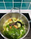 Canh mướp, rau mồng tơi nấu tôm