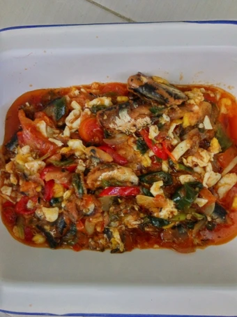 Langkah Mudah untuk Membikin Resep Sarden Saus Tomat dan Telur Orak Arik yang Sempurna Anti Ribet, Mantap