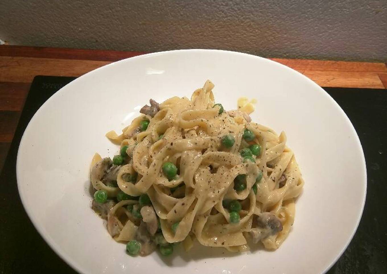 Mushroom & Green Pea Carbonara