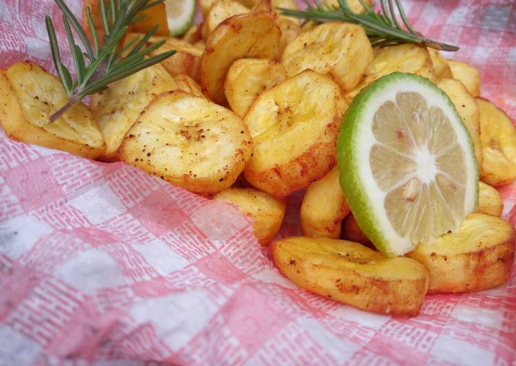 Steps to Make Super Quick Homemade Deep fried green bananas